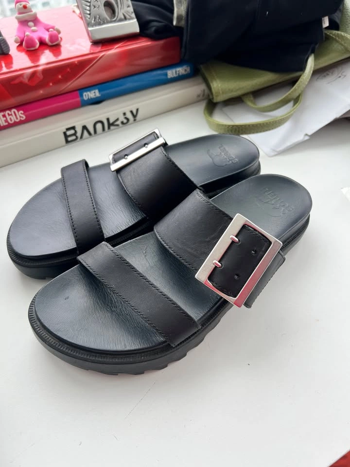 Sorel Leather Buckle Sandals Like New - photo 5