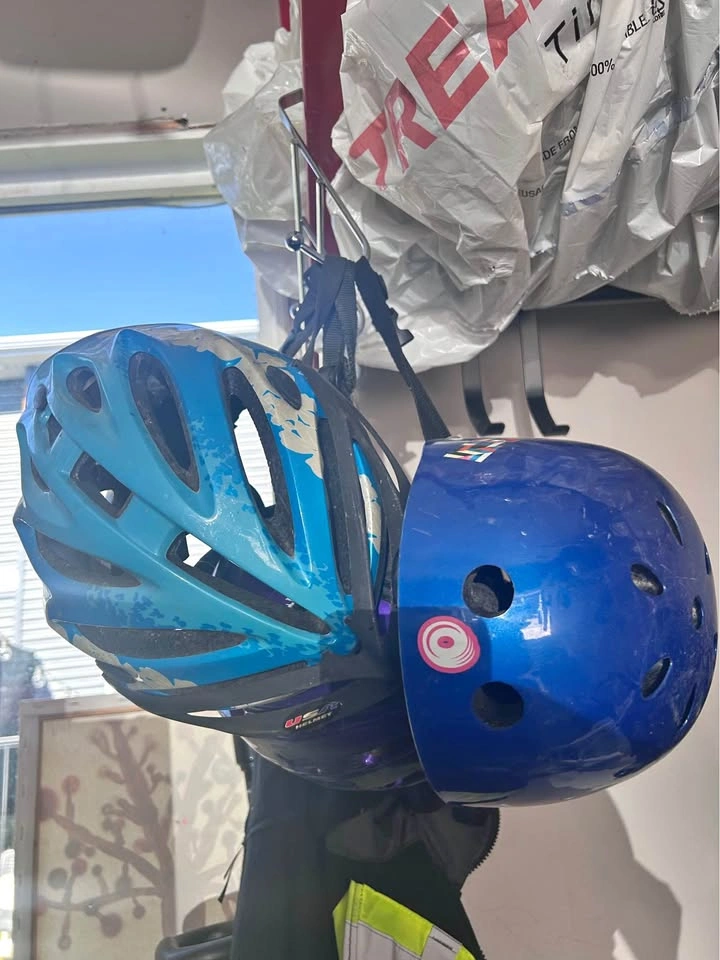3 Bicycle / Skate Helmets – Good Condition – Kids & Youth Sizes