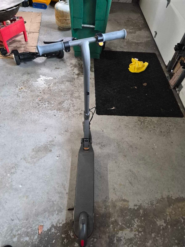 Segway Ninebot E12 eKick Kids Electric Scooter - photo 2