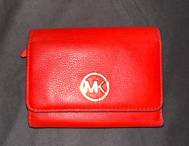 Red Michael Kors wallet - photo 2
