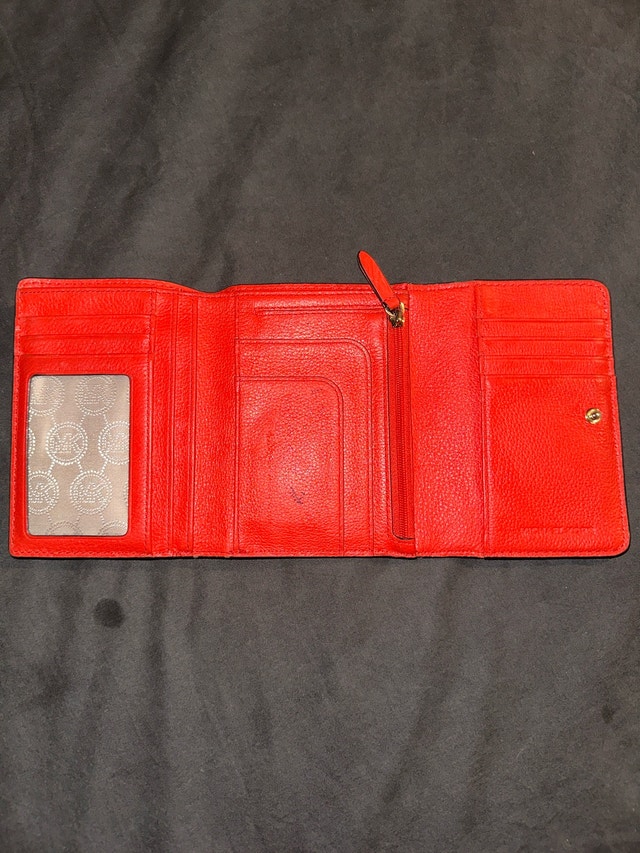 Red Michael Kors wallet - photo 3