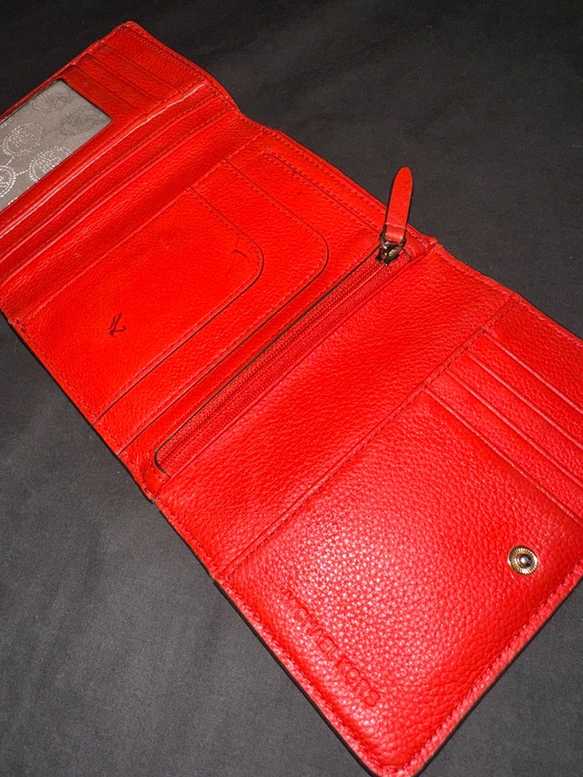 Red Michael Kors wallet - photo 4