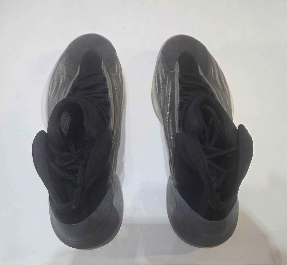 Adidas Yeezy QNTM - Mens US Size 11 - photo 3