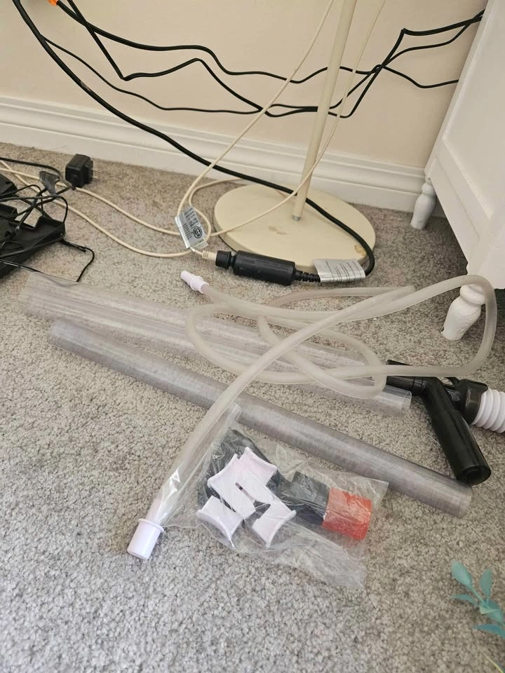10 gallon tank w/ filter and accessories - photo 4