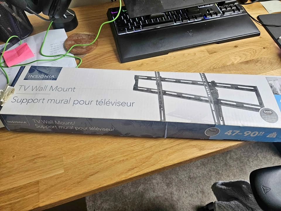 Insignia TV wall mount
