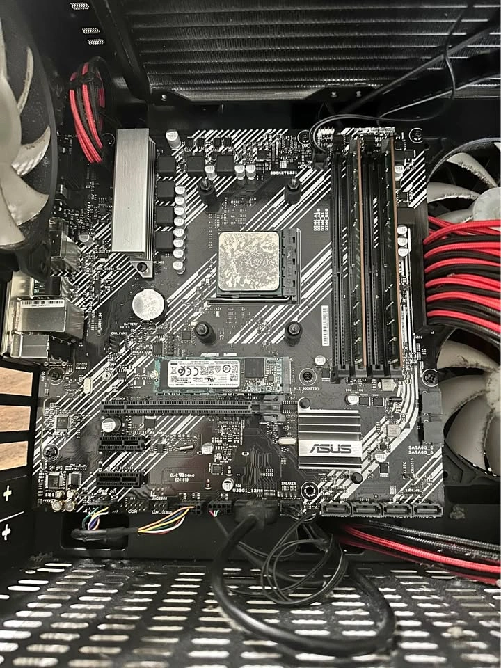 Ryzen 7 5800x asus b450m-a matx 16 gb ddr4