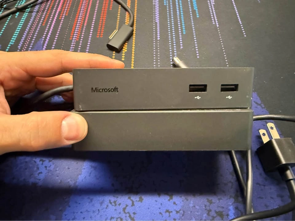 Microsoft Surface Dock - photo 2