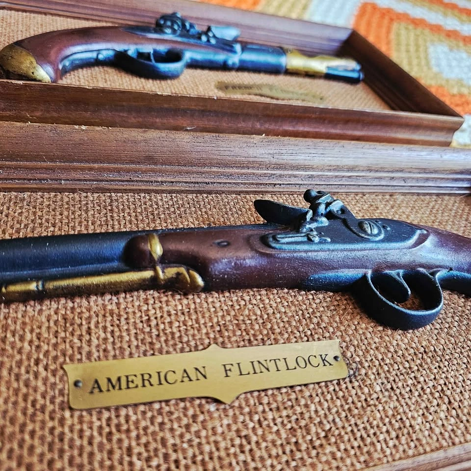 Vintage 60s Flintlock Pistol 3D Framed Wall Plaques - photo 2