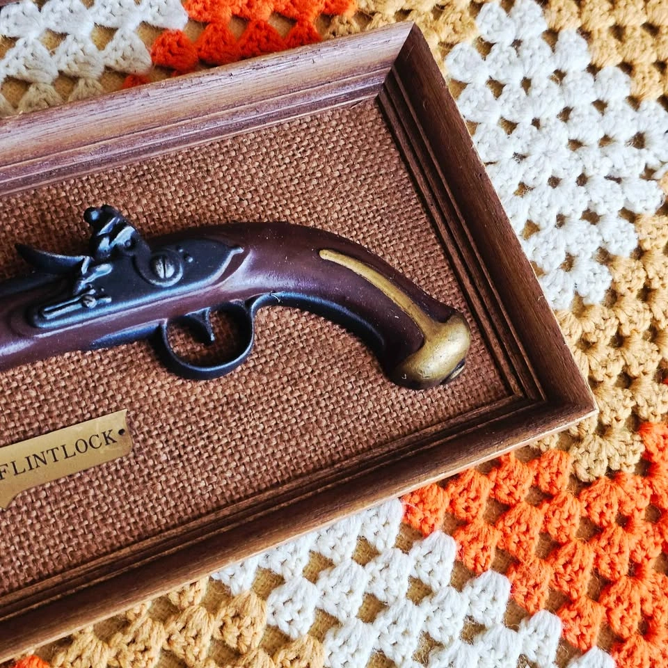 Vintage 60s Flintlock Pistol 3D Framed Wall Plaques - photo 4