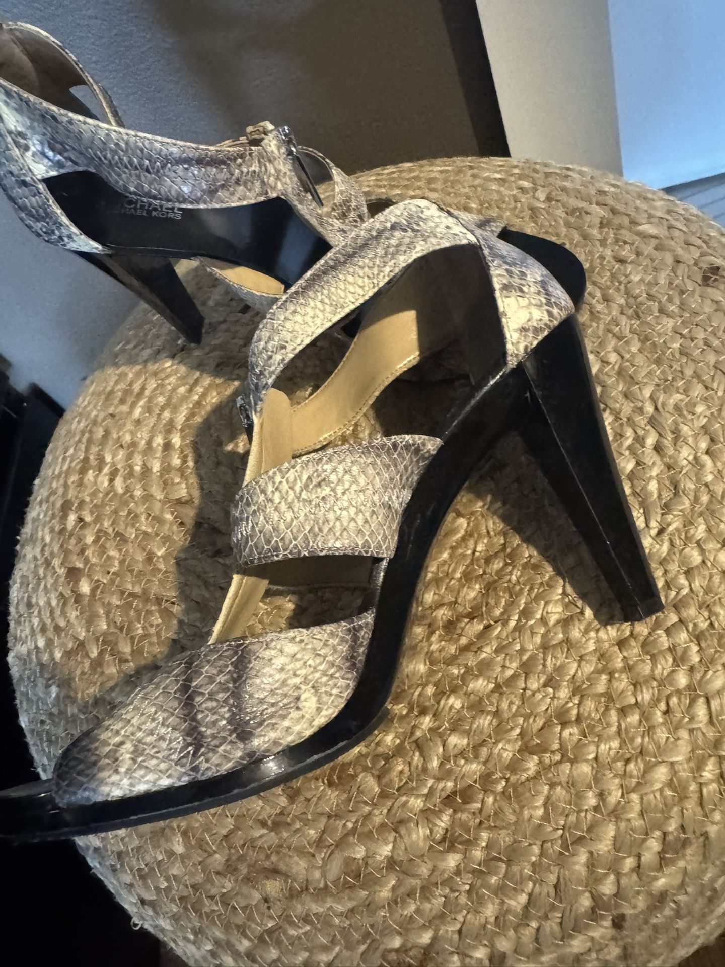 MK Heels $50 - photo 2