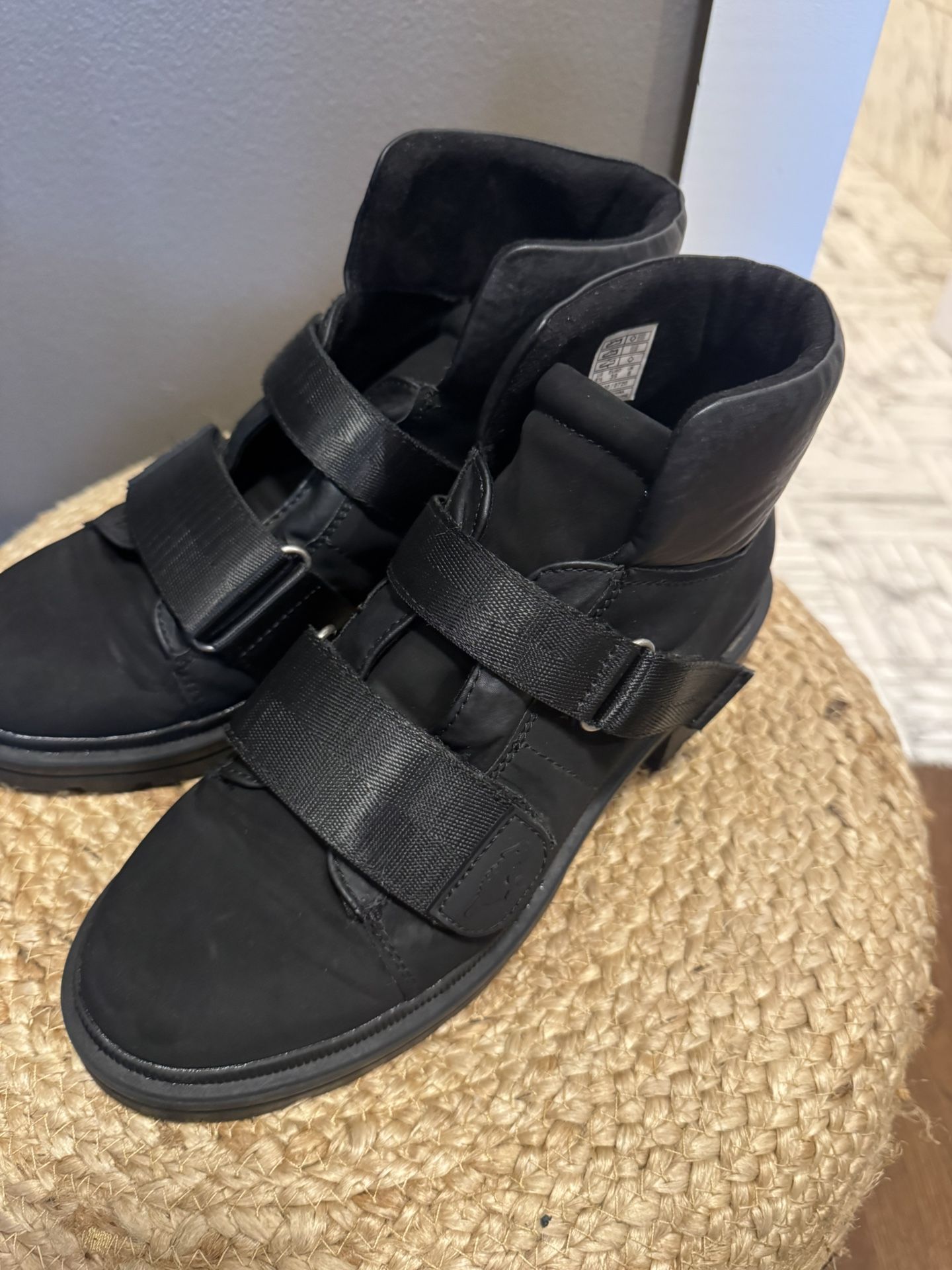 Black Shoes Good Condition - photo 2