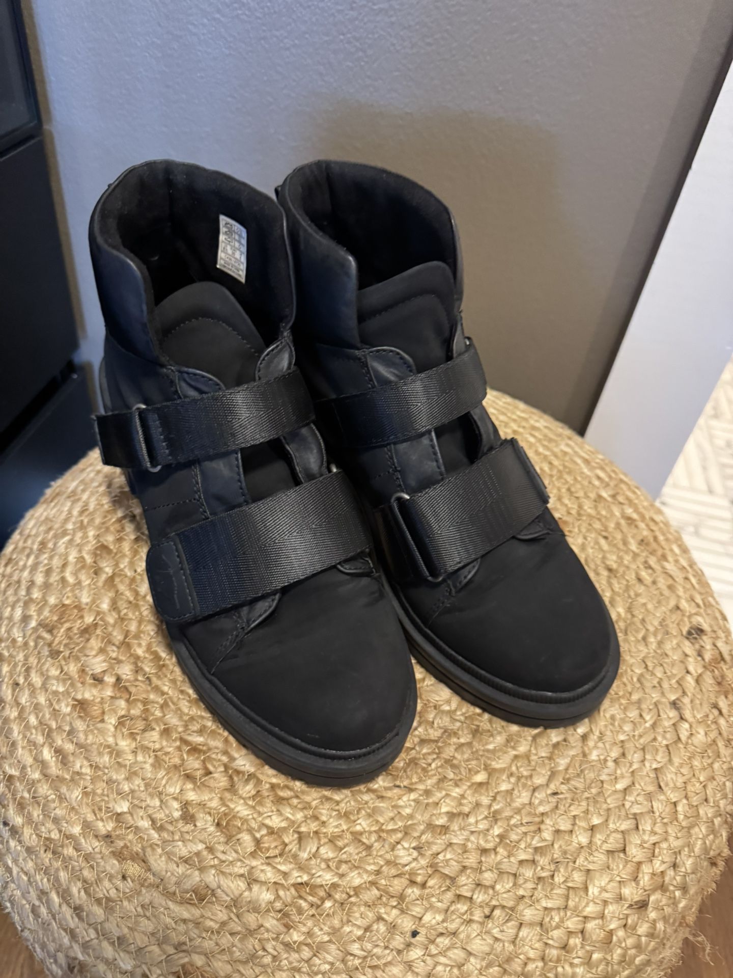 Black Shoes Good Condition - photo 3