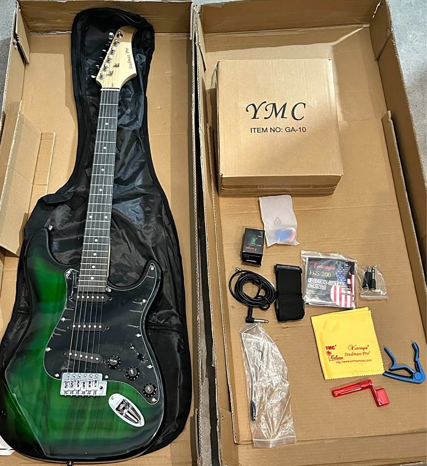 Stedman Beginner Series Bass Guitar Bundle with 15-Watt Amp