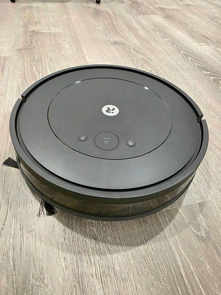 iRobot Roomba Combo Robot Vacuum & Mop