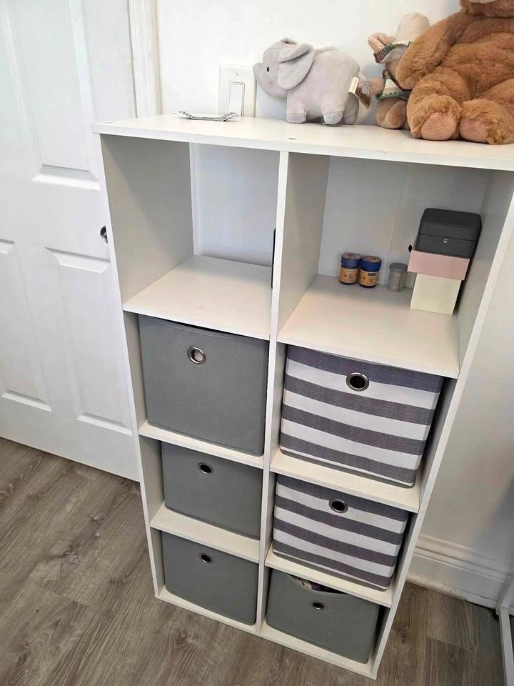 Brightroom 11-Cube Bookshelf with 6 Storage Bins – White