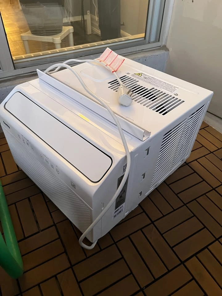 Danby 10000 BTU Inverter Window AC - photo 2