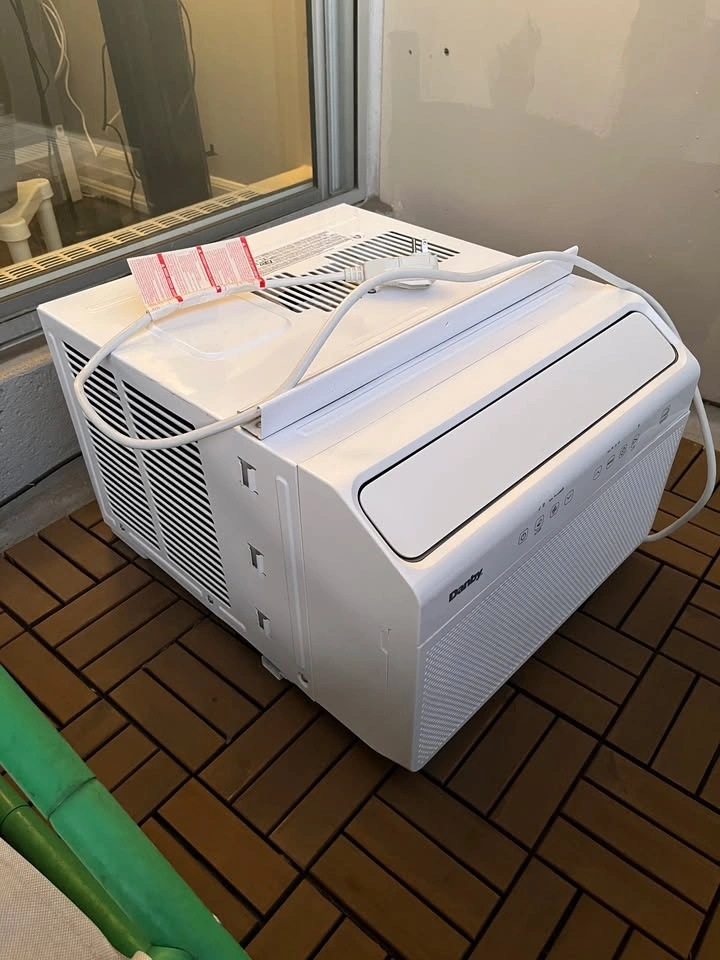 Danby 10000 BTU Inverter Window AC - photo 3