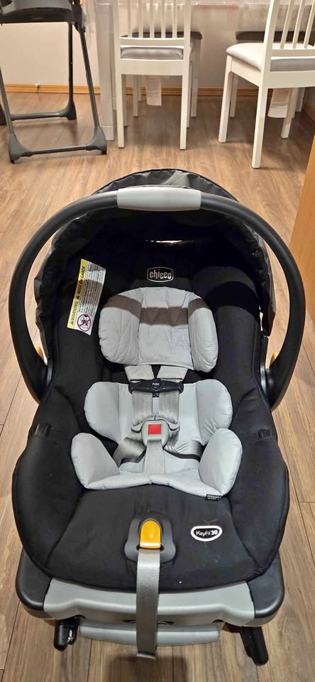 Chicco 3 in 1 stroller + car seat newborn