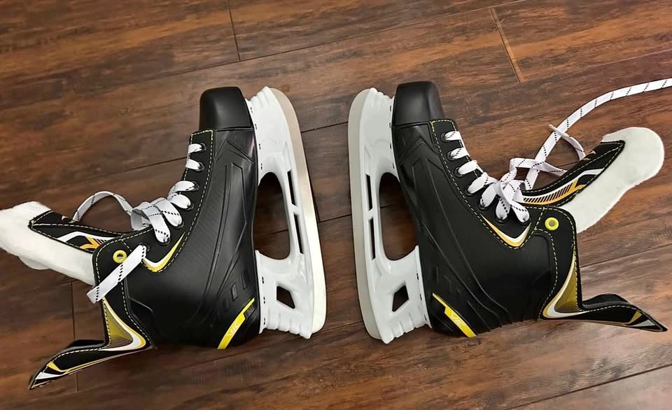 Brand new Ice skates size 10