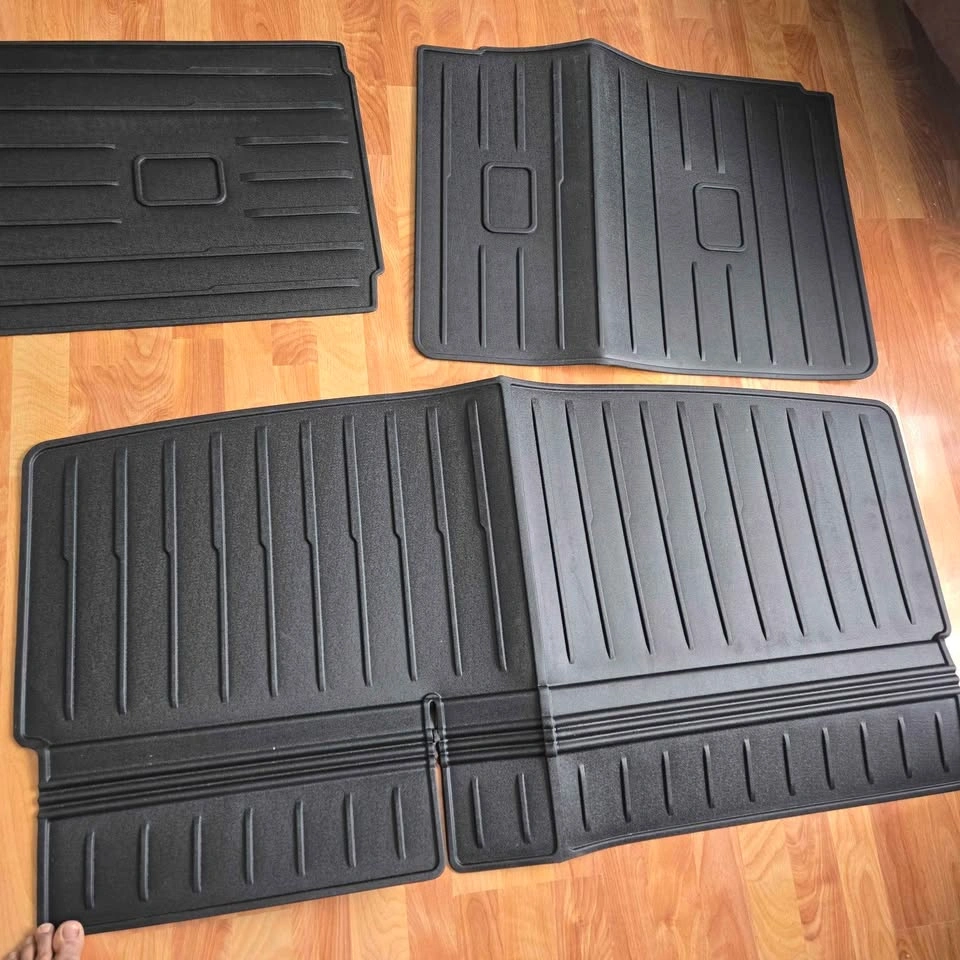 Cargo Mat with Seat Back Cover for Ford Expedition/Navigator - photo 2