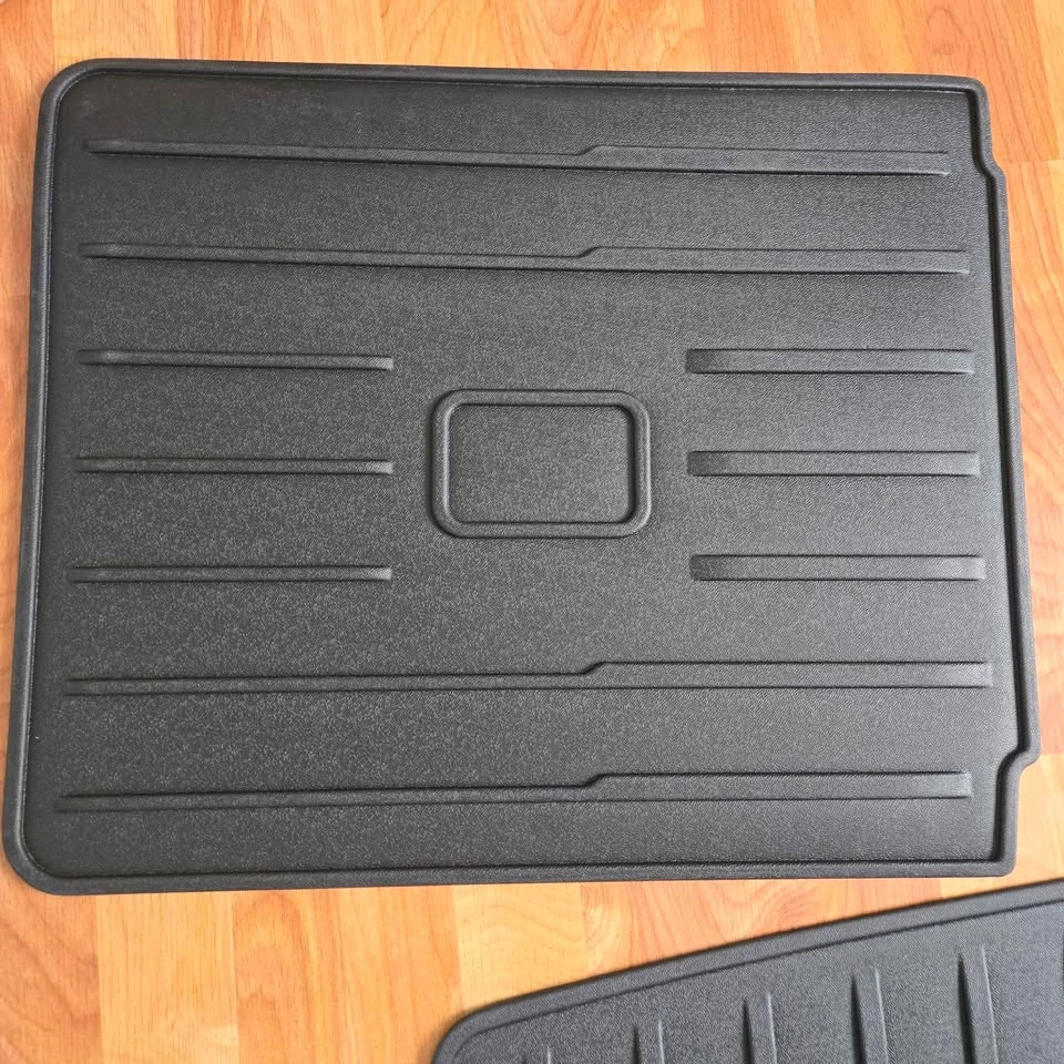 Cargo Mat with Seat Back Cover for Ford Expedition/Navigator - photo 3