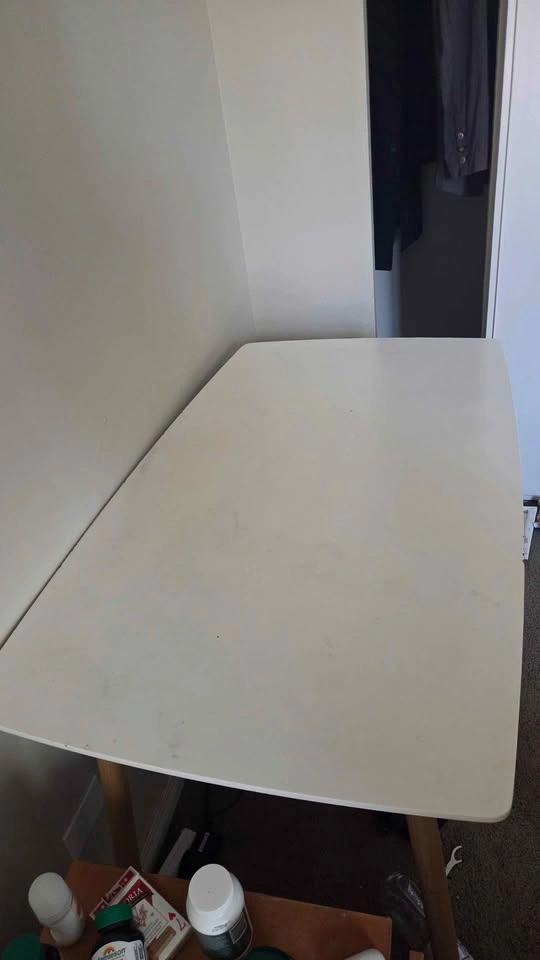 White Modern Style Desk - photo 2