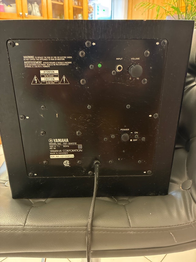 Yamaha 8-inch powered subwoofer - photo 3