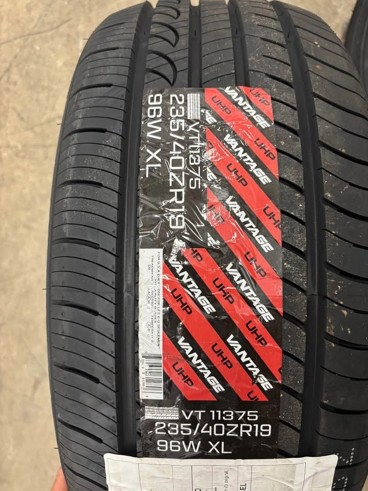 Vantage UHP tires 235/40ZR19 96W XL - photo 2