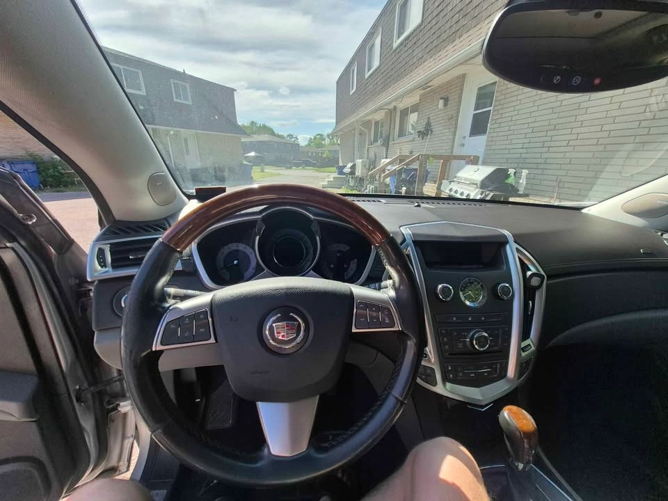 2010 Cadillac SRX - photo 2