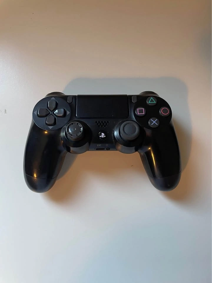 3 PlayStation 4 controllers - photo 3