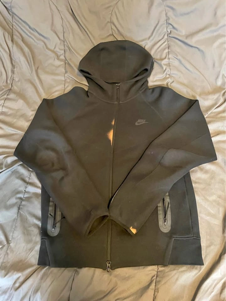 Nike tech