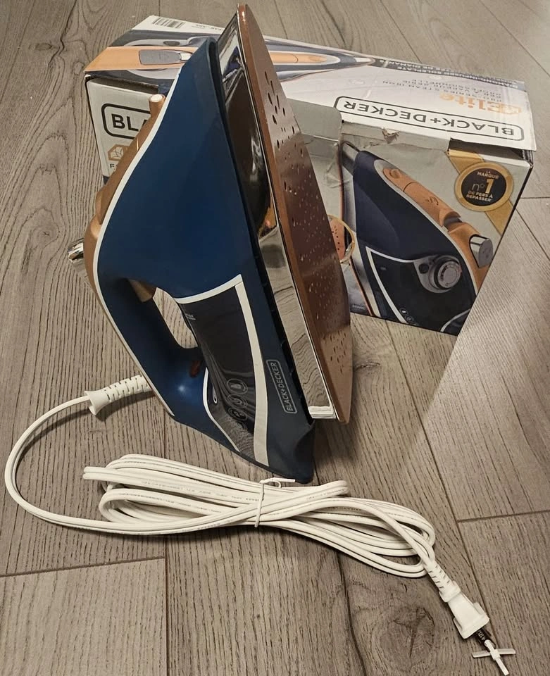 BLACK+DECKER Elite Pro-Series Steam Iron - photo 2