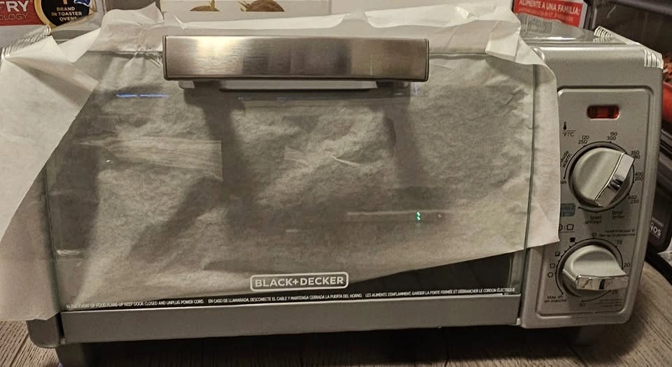 BLACK+DECKER 4-Slice Stainless Steel Toaster Oven - photo 3