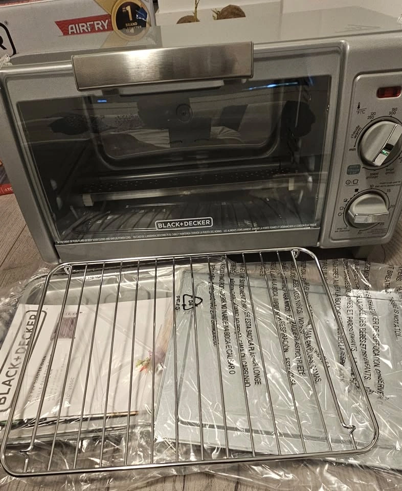 BLACK+DECKER 4-Slice Stainless Steel Toaster Oven - photo 5