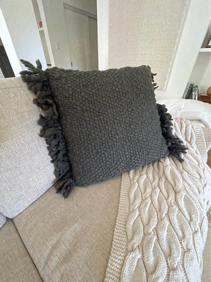Chunky Woven Wool Fringe 23"x23" Green Throw Pillows - photo 2