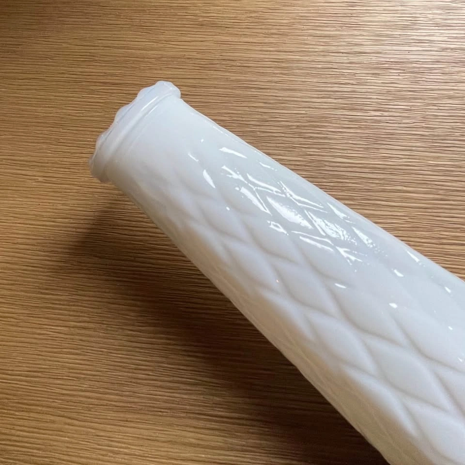Set of 2 Vintage White Hoosier Milk Glass Bud Vases - photo 4