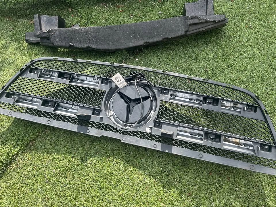 Mercedes GL W166 front bumper assembly 2014 and up - photo 3