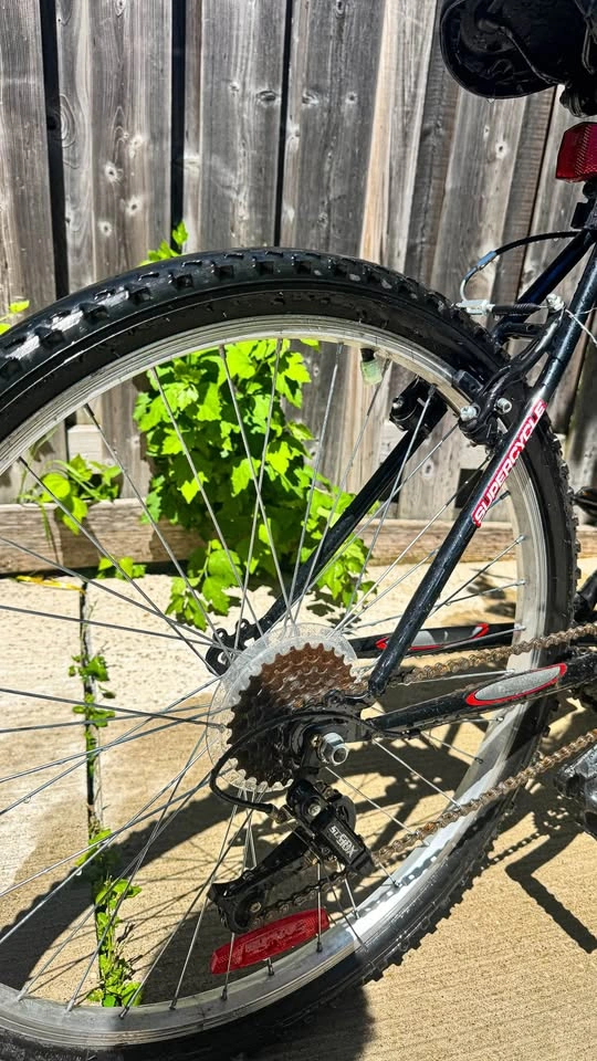 Supercycle 300 Mountain Bike – 26” Wheels, Great Condition - photo 4