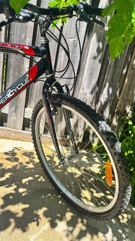 Supercycle 300 Mountain Bike – 26” Wheels, Great Condition - photo 5
