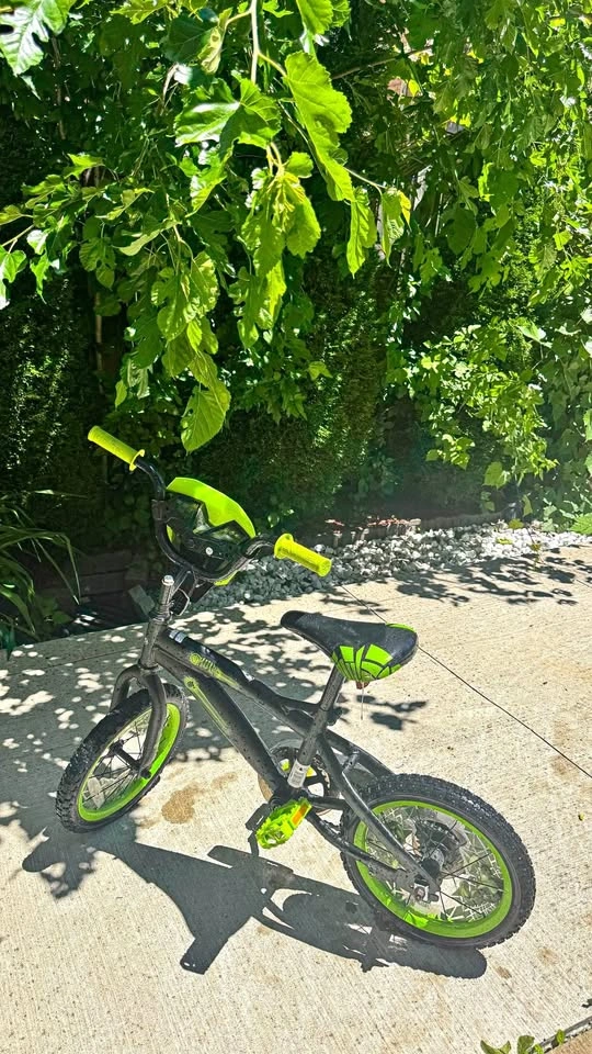 Marvel Hulk Kids Bike – Barely Used, Great Condition