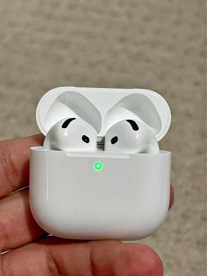 AirPods 4 with Active Noise Cancellation (ANC)