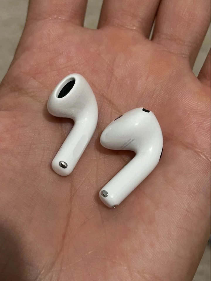 AirPods 4 with Active Noise Cancellation (ANC) - photo 4