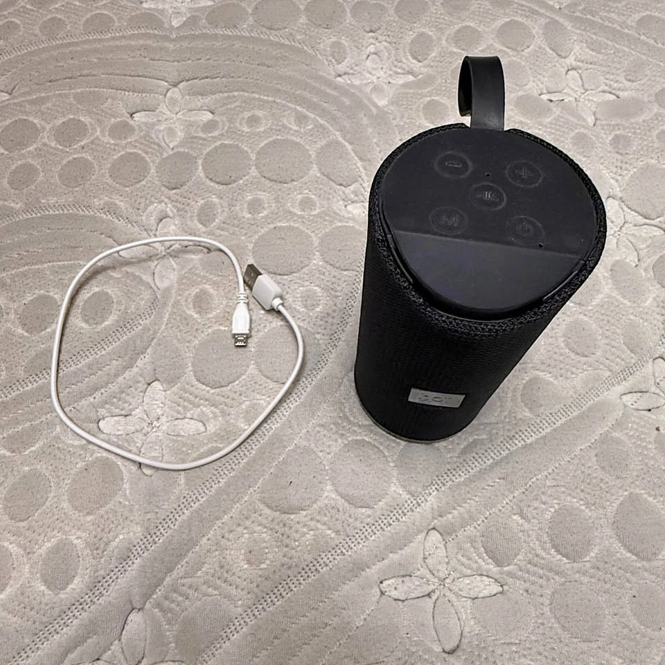 iJoy bluetooth speaker, Black, Brand New Condition