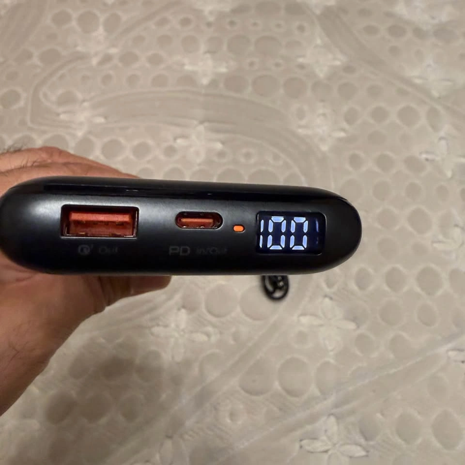 Aukey 20,000 mAh Power Bank with wireless charging and stand - photo 3