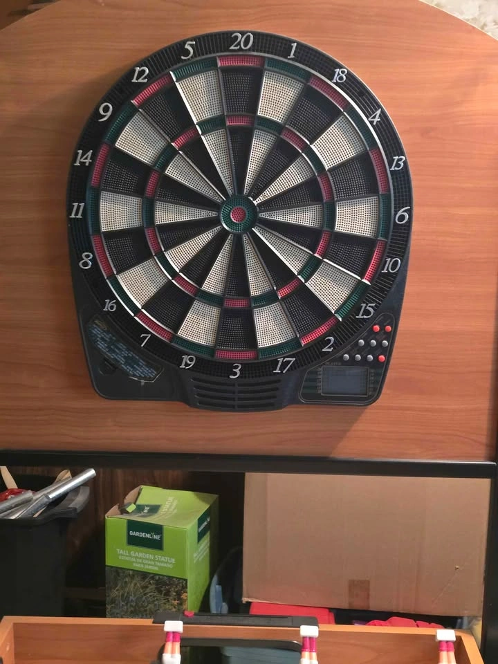 Spalding Power Glide Multi-Game Table and Electronic Dartboard - photo 4