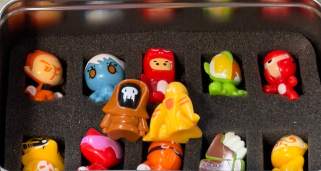 Gogo’s Crazy Bones Exclusive Limited Edition Collector Tin - photo 3