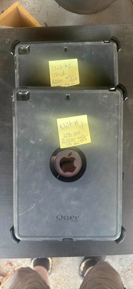 iPad 7th Gen (A2200) 128GB Wi-Fi + Cellular