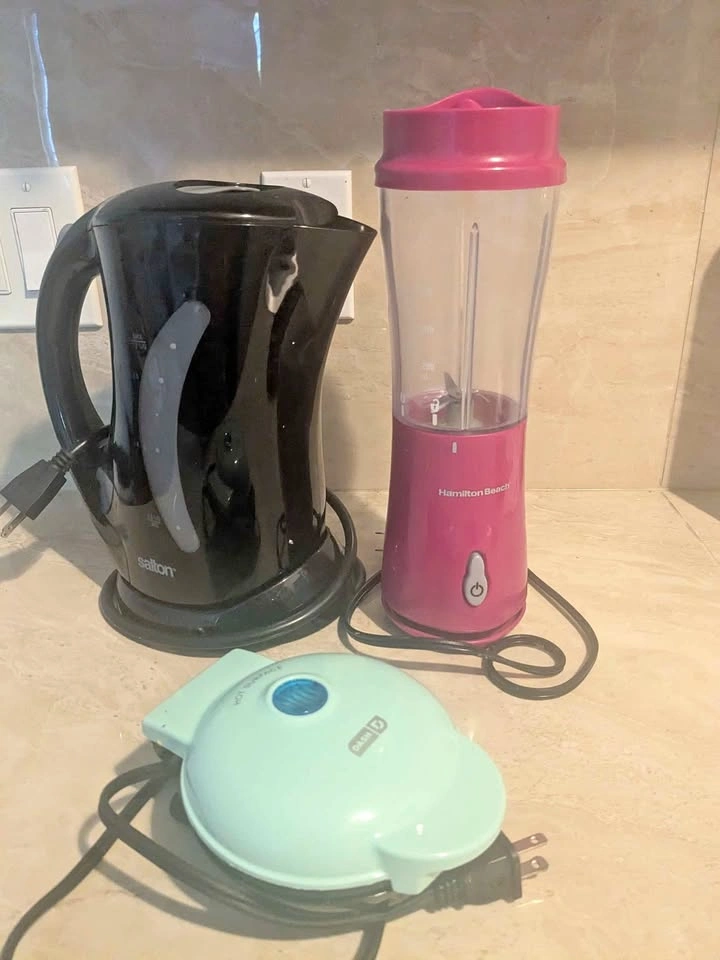 Kitchen appliances - kettle, personal blender and mini waffle ma