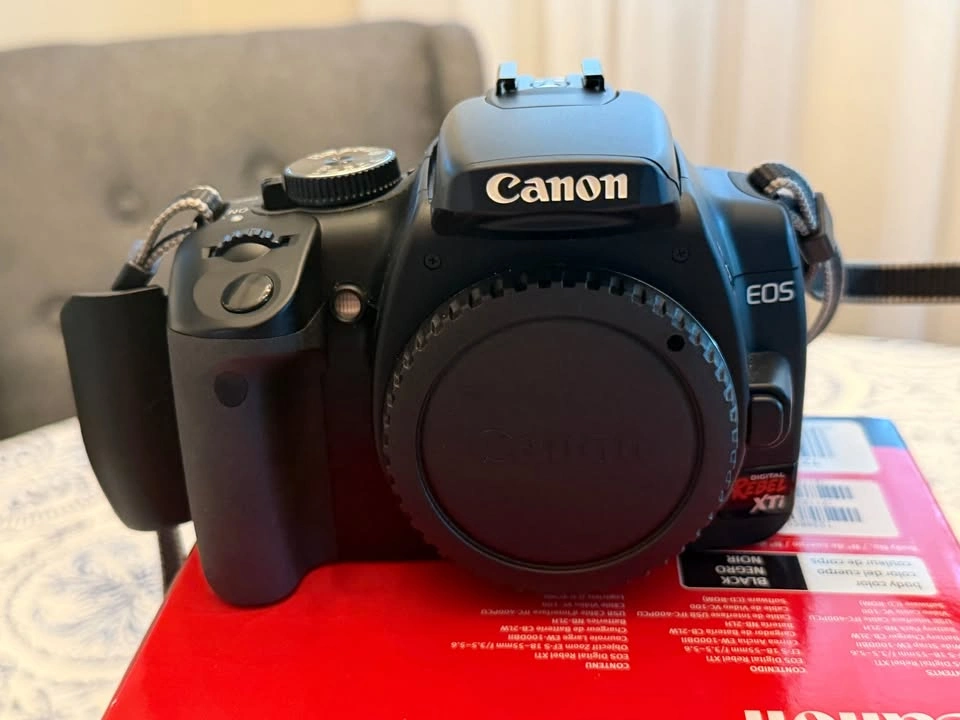 Canon EOS Rebel XTi DSLR Camera Kit - photo 2