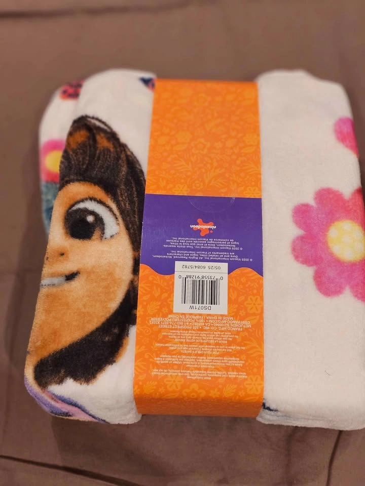 Nickelodeon Dora the Explorer Silky Soft Throw Blanket - photo 2